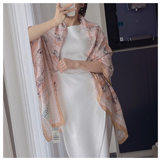 [홍콩명품,FENDI] 펜디 23SS 패턴 140-140 실크 스카프, ET1072, JX, 홍콩명품쇼핑몰,무브타임,악세사리,잡화,생활용품