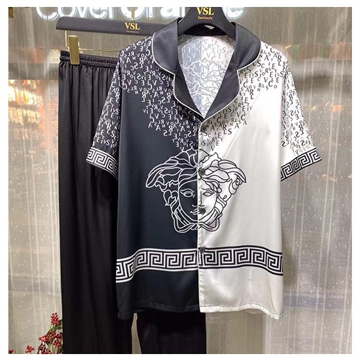 [홍콩명품.VERSACE] 베르사체 23SS 로고 패턴 파자마 반팔 팬츠 잠옷 세트, ET1302, TOP, 홍콩명품쇼핑몰,인터넷명품,온라인명품사이트,여자명품,해외직구