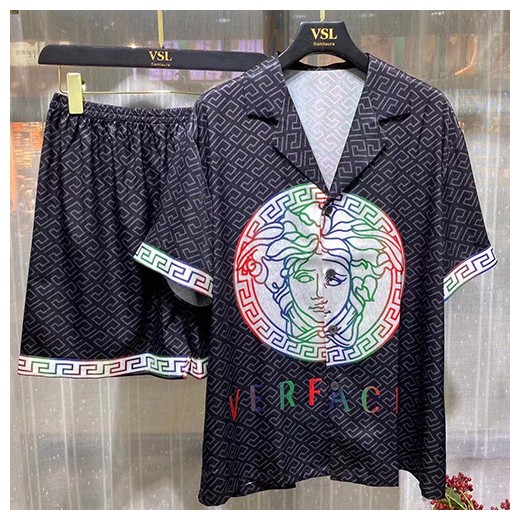 [홍콩명품.VERSACE] 베르사체 23SS 로고 패턴 파자마 반팔 반바지 잠옷 세트, ET1305, TOP, 홍콩명품쇼핑몰,인터넷명품,온라인명품사이트,여자명품,해외직구
