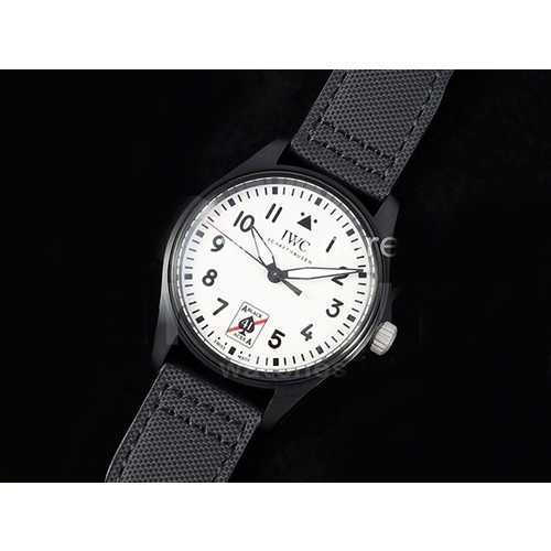 [홍콩명품시계.IWC] 아이더블유씨 파일럿 블랙 에이스 블랙세라믹 베젤 화이트 다이얼