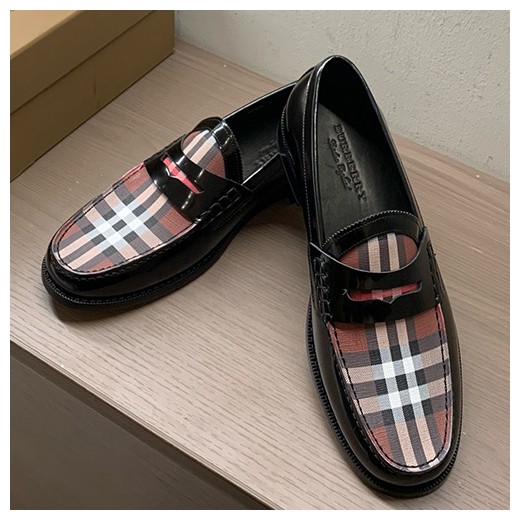 [홍콩명품.Burberry] 버버리 24SS 로고 체크패턴 가죽 로퍼 (레드), SE2622, S2, 홍콩명품쇼핑몰,무브타임,악세사리,잡화,생활용품