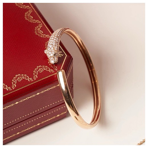 [홍콩명품.CARTIER] 까르띠에 24SS 로고 PANTHERE 골드 팔찌, ET1953, SL, 악세사리,팔찌