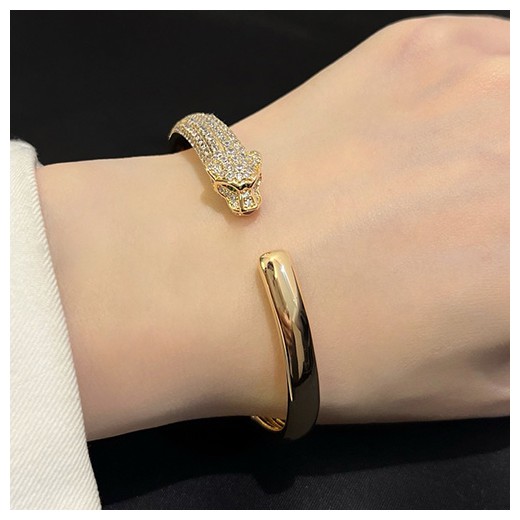 [홍콩명품.CARTIER] 까르띠에 24SS 로고 PANTHERE 골드 팔찌 (2사이즈), ET1955, SL, 악세사리,팔찌
