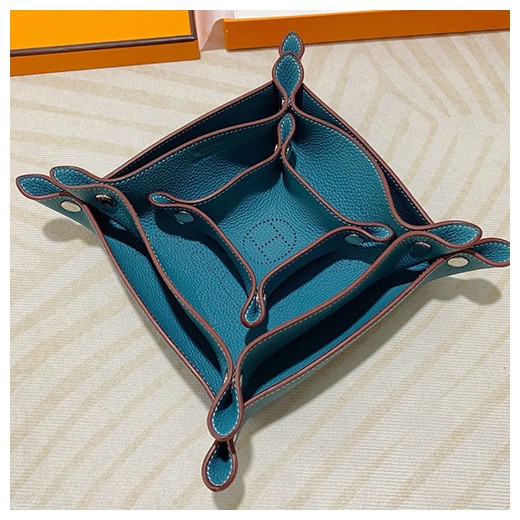 [홍콩명품.Hermes] 에르메스 24SS 로고 선물용 레더 가죽 인테리어 소품 수납판 3PCS (블루, S-13x13cm, M-22x22cm, L-25x25cm), ET2271, ZAKKA, 명품악세사리,팔찌,귀걸이,반지