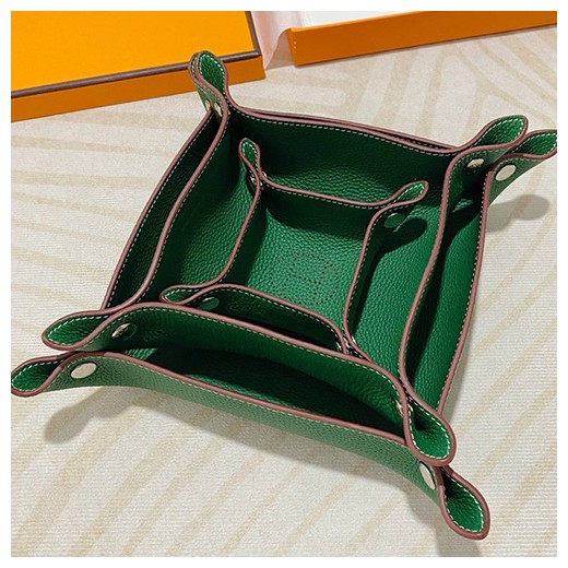 [홍콩명품.Hermes] 에르메스 24SS 로고 선물용 레더 가죽 인테리어 소품 수납판 3PCS (그린, S-13x13cm, M-22x22cm, L-25x25cm), ET2272, ZAKKA, 명품악세사리,팔찌,귀걸이,반지