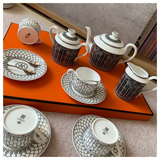 [홍콩명품.Hermes] 에르메스 24SS 선물용 로고 도자기 티포트 티컵 커피컵 세트 (21pcs), ET2335, ZAKKA, 명품악세사리,팔찌,귀걸이,반지