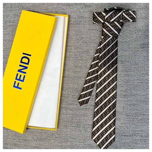 [홍콩명품,FENDI] 펜디 24SS 로고 패턴 남성 넥타이 (브라운-화이트), ET2433, JX, 홍콩명품가방,명품쇼핑몰,크로스백,핸드백,구매대행,무브타임