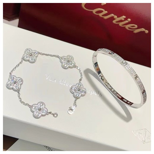 [홍콩명품.CARTIER] 까르띠에 24SS 로고 다이아 장식 팔찌 링 반지 세트, ET2543, AGG, 홍콩명품쇼핑몰,인터넷명품,온라인명품사이트,남자명품,해외직구