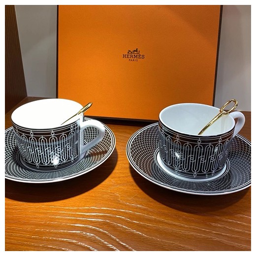 [홍콩명품.Hermes] 에르메스 24SS 선물용 로고 도자기 티컵 커피컵 세트 (6pcs), ET2610, ZAKKA, 명품악세사리,팔찌,귀걸이,반지