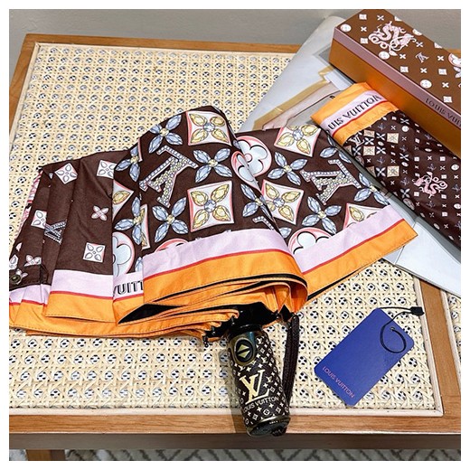 [홍콩명품.LOUIS VUITTON] 루이비통 24SS 로고 모노그램 선물용 휴대용 손잡이 장식 우산 (브라운), ET2622, JX, 명품악세사리,팔찌,귀걸이,반지