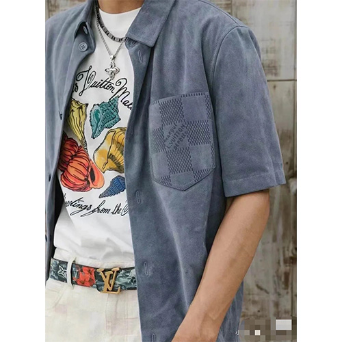[홍콩명품.LOUIS VUITTON] 루이비통 24SS 로고 다미에 포켓 가죽 반팔 남방 셔츠 1AFQON (블루), BM15795, TOM, 홍콩명품의류,구매대행,온라인명품
