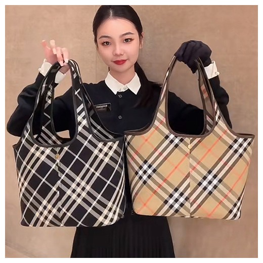 [홍콩명품.Burberry] 버버리 24SS 로고 체크패턴 핸드백 쇼퍼백 (2컬러), BGM4165, BC, 홍콩명품가방,명품쇼핑몰,크로스백,핸드백,구매대행