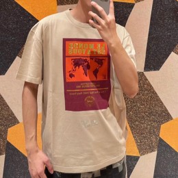 [홍콩명품.LOUIS VUITTON] 루이비통 25SS 로고 그래픽 프린트 반팔 티셔츠 (2컬러), BM19674, YS, 홍콩명품의류,구매대행,온라인명품