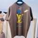 [홍콩명품.LOUIS VUITTON] 루이비통 25SS 로고 그래픽 프린트 반팔 티셔츠 (브라운), BM19676, YS, 홍콩명품의류,구매대행,온라인명품