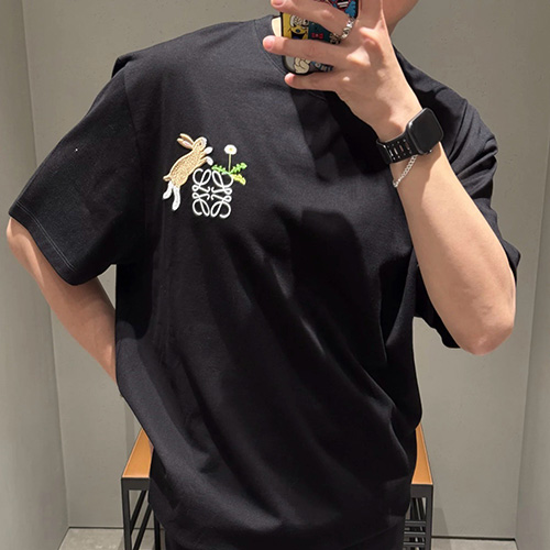 [홍콩명품.LOEWE] 로에베 25SS 로고 그래픽 자수 반팔 티셔츠 (2컬러), BM19696, YS, 홍콩명품의류,구매대행,온라인명품