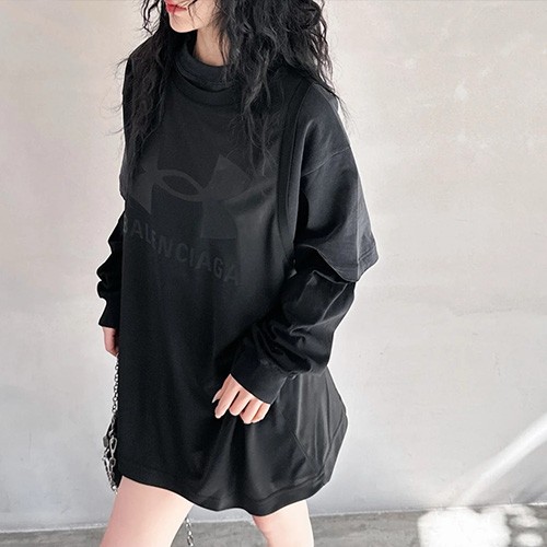 [홍콩명품.BALENCIAGA] 발렌시아가 25SS 로고 언더아머 콜로보 긴팔 티셔츠 (블랙), BM19799, KB, 홍콩명품의류,구매대행,온라인명품