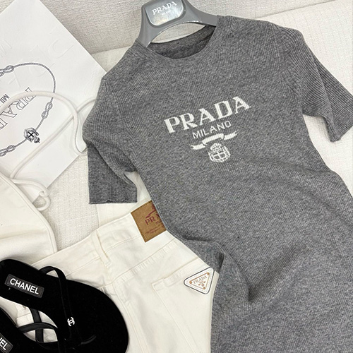 [홍콩명품,PRADA] 프라다 25SS 로고 여성 니트 원피스 (그레이), BM19834, 13C, 홍콩명품의류,구매대행,온라인명품