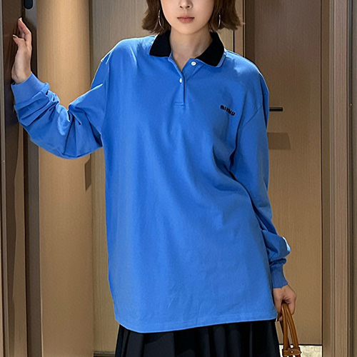 [홍콩명품,MIU MIU] 미우미우 25SS 로고 자수 여성 카라 폴로 긴팔 티셔츠 (블루), BM19911, TBG, 홍콩명품의류,구매대행,온라인명품