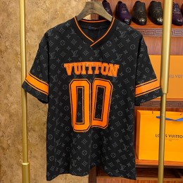 [홍콩명품.LOUIS VUITTON] 루이비통 25SS 로고 모노그램 유니폼 반팔 티셔츠 (블랙), BM19990, S1F, 홍콩명품의류,구매대행,온라인명품