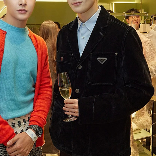 [홍콩명품,PRADA] 프라다 25SS 삼각로고 벨벳 정장 자켓 (블랙), BM20142, KB, 홍콩명품의류,구매대행,온라인명품