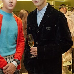[홍콩명품,PRADA] 프라다 25SS 삼각로고 벨벳 정장 자켓 (블랙), BM20142, KB, 홍콩명품의류,구매대행,온라인명품