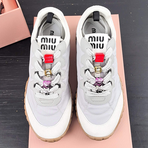 [홍콩명품,MIU MIU] 미우미우 25SS 로고 여성 스니커즈 운동화 (그레이), SE4728, ALW, 명품스니커즈,운동화,구두,로퍼,하이탑,신발