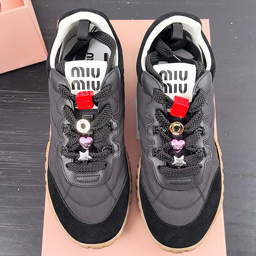 [홍콩명품,MIU MIU] 미우미우 25SS 로고 여성 스니커즈 운동화 (블랙), SE4730, ALW, 명품스니커즈,운동화,구두,로퍼,하이탑,신발