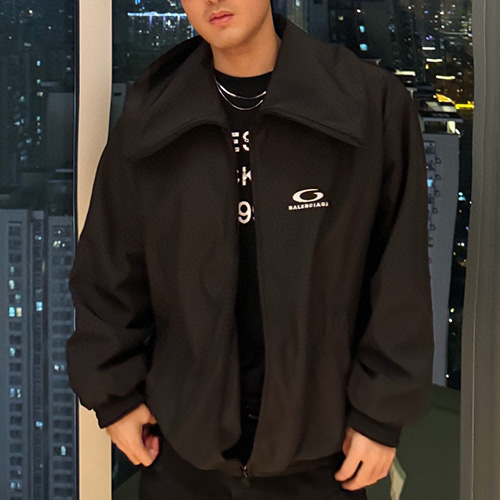[홍콩명품.BALENCIAGA] 발렌시아가 25SS 로고 자수 바람막이 자켓 (블랙), BM20377, KK, 홍콩명품의류,구매대행,온라인명품