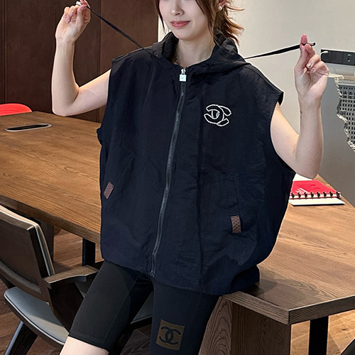 [홍콩명품.CHANEL] 샤넬 25SS 로고 여성 후드 바람막이 조끼 베스트 (네이비), BM20430, 13C, 홍콩명품의류,구매대행,온라인명품