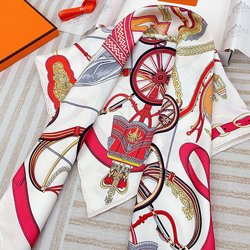 [홍콩명품.Hermes] 에르메스 25SS 로고 Gold State Coach 90-90 실크 스카프 머플러 (레드), ET2884, JX, 홍콩명품의류,구매대행,온라인명품