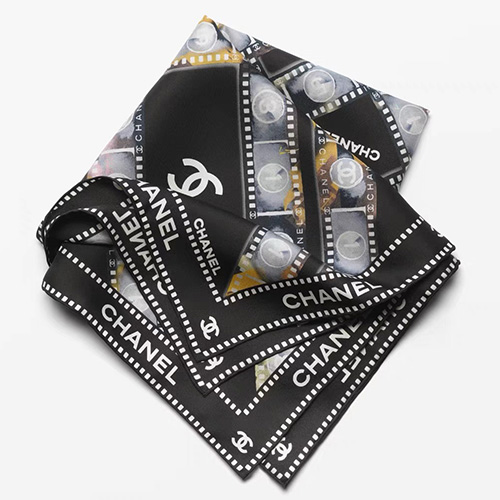 [홍콩명품.CHANEL] 샤넬 25SS 로고 패턴 90-90 실크 스카프 머플러 (블랙), ET2997, JX, 홍콩명품의류,구매대행,온라인명품