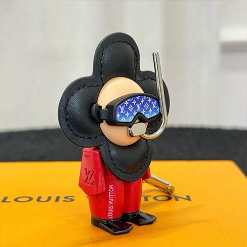 [홍콩명품.LOUIS VUITTON] 루이비통 25SS 로고 모노그램 피규어 키홀더 키링 (블랙-레드), ET3014, JX, 홍콩명품의류,구매대행,온라인명품