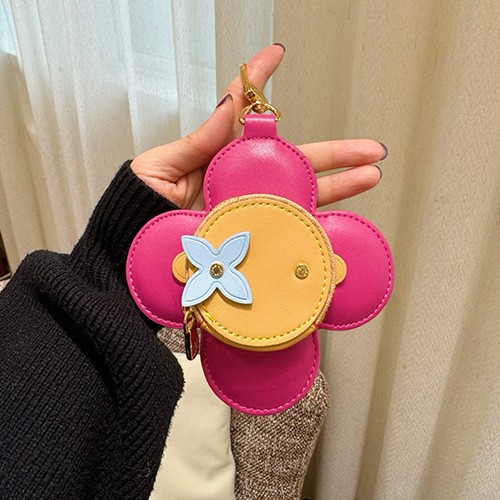 [홍콩명품.LOUIS VUITTON] 루이비통 25SS 로고 모노그램 Party Palm Springs 키홀더 키링 백참 (퍼플), ET3018, JX, 홍콩명품의류,구매대행,온라인명품