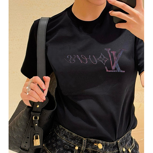 [홍콩명품.LOUIS VUITTON] 루이비통 25SS 로고 프린트 반팔 티셔츠 (블랙), BM20542, JL, 홍콩명품의류,구매대행,온라인명품