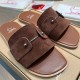 [홍콩명품.Christian Louboutin] 크리스챤루부탱 25SS 로고 레더 가죽 샌들 슬리퍼 (브라운), SE4893, S2, 명품스니커즈,운동화,구두,로퍼,하이탑,신발