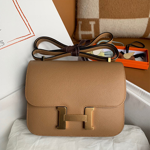 [홍콩명품.Hermes] 에르메스 25SS 로고 콘스탄스 19 백 앱송 토트백 크로스백 (카라멜-금장), BGM4712, BDA, 홍콩명품가방,명품쇼핑몰,크로스백,핸드백,구매대행