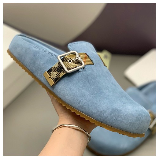 [홍콩명품.Burberry] 버버리 25SS 로고 레더 가죽 바겐스탁 슬리퍼 (스카이블루), SE4941, PMD, 명품스니커즈,운동화,구두,로퍼,하이탑,신발