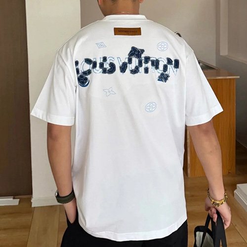 [홍콩명품.LOUIS VUITTON] 루이비통 25SS 로고 그래픽 반팔 티셔츠 (2컬러), BM20930, KB, 홍콩명품의류,구매대행,온라인명품