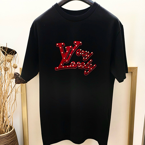 [홍콩명품.LOUIS VUITTON] 루이비통 25SS 로고 그래픽 프린트 반팔 티셔츠 (2컬러), BM20972, YS, 홍콩명품의류,구매대행,온라인명품