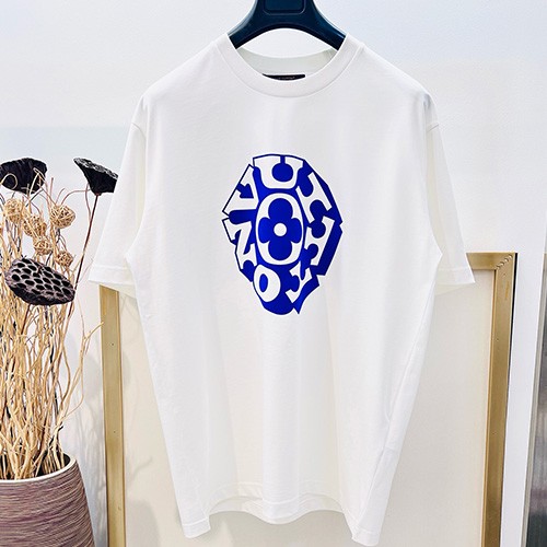 [홍콩명품.LOUIS VUITTON] 루이비통 25SS 로고 그래픽 프린트 반팔 티셔츠 (화이트), BM20975, YS, 홍콩명품의류,구매대행,온라인명품