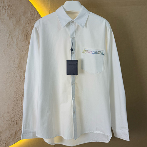 [홍콩명품.LOUIS VUITTON] 루이비통 25SS 로고 스터드 장식 남방 셔츠 (화이트), BM21023, JU, 홍콩명품의류,구매대행,온라인명품
