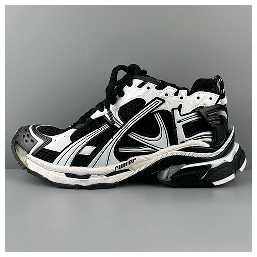 [홍콩명품.BALENCIAGA] 발렌시아가 25SS 로고 남여 Runner 7.0 스니커즈 운동화 (블랙-화이트), SE5001, S3, 명품스니커즈,운동화,구두,로퍼,하이탑,신발