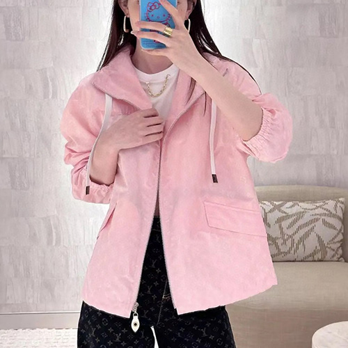 [홍콩명품.LOUIS VUITTON] 루이비통 25SS 로고 여성 모노그램 후드 바람막이 자켓 (핑크), BM21127, TBG, 홍콩명품의류,구매대행,온라인명품