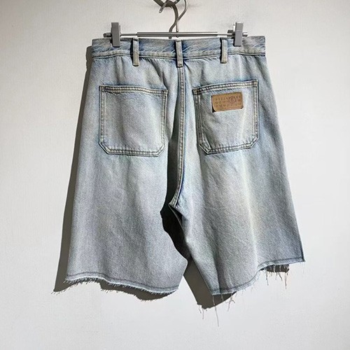 [명품레플리카.Maison Margiela] 메종마르지엘라 25SS 로고 빈티지 데님 쇼츠 반바지 (연청), BM21146, X2, 홍콩명품의류,구매대행,온라인명품