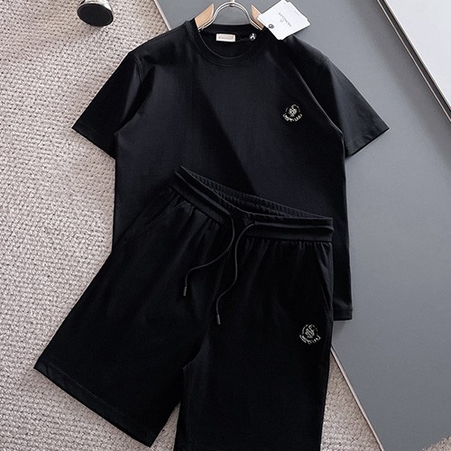 [명품레플리카.MONCLER] 몽클레어 25SS 로고 자수 반팔 티셔츠 + 쇼츠 반바지 상하의 세트 (2컬러), BM21167, JU, 홍콩명품의류,구매대행,온라인명품