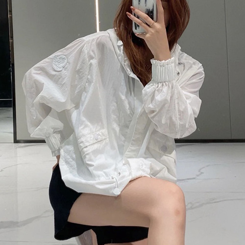 [홍콩명품.MONCLER] 몽클레어 25SS 로고 여성 후드 바람막이 자켓 (화이트), BM21287, S1F, 명품레플리카,미러급,온라인쇼핑몰사이트