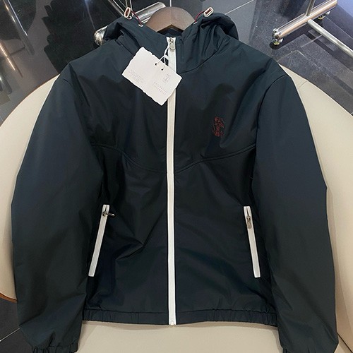 [홍콩명품.Brunello Cucinelli ] 브루넬로 쿠치넬리 25SS 로고 후드 바람막이 자켓 (블랙), BM21454, JU, 명품레플리카,미러급,온라인쇼핑몰사이트