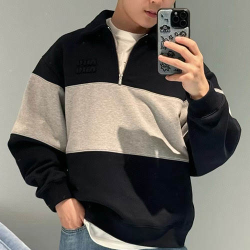 [홍콩명품,MIU MIU] 미우미우 25SS 로고 자수 하프지퍼 카라 맨투맨 티셔츠 (네이비), BM21529, JL, 명품레플리카,미러급,온라인쇼핑몰사이트