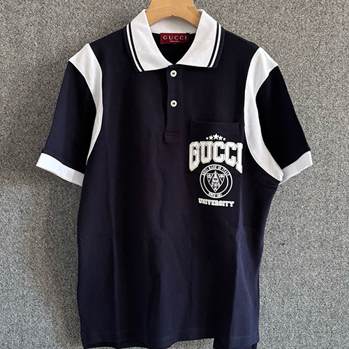 [홍콩명품.Gucci] 구찌 25SS 로고 프린트 카라 폴로 반팔 티셔츠 (네이비), BM21569, JU, 명품레플리카,미러급,온라인쇼핑몰사이트