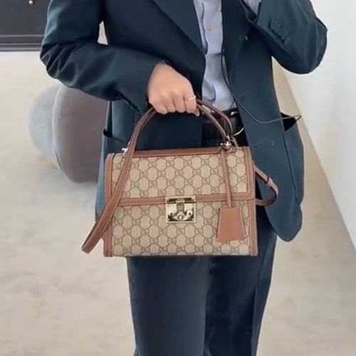 [홍콩명품.Gucci] 구찌 25SS 로고 패드록 미디움 탑 핸들 핸드백 베이지 브라운 GG 패브릭 838998, BGM5035, GU2, 홍콩명품가방,명품쇼핑몰,크로스백,핸드백,구매대행